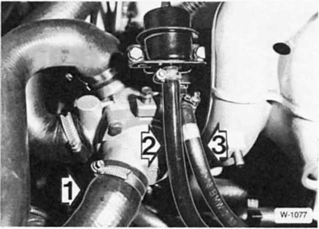 BMW5 Reparaturanleitung. Fördermenge der kraftstoffpumpe prüfen