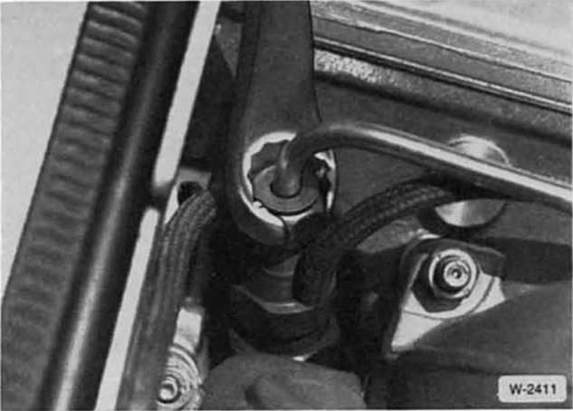 BMW5 Reparaturanleitung. Kraftstoffanlage entlüften