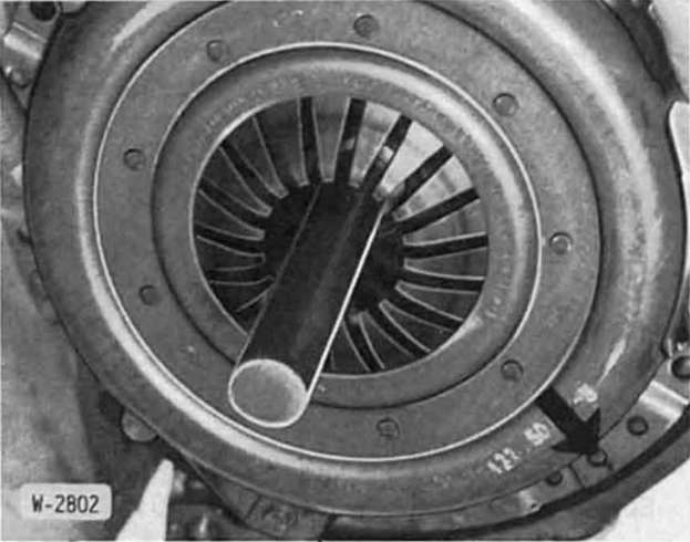 BMW5 Reparaturanleitung. Kupplung aus-und einbauen/prüfen