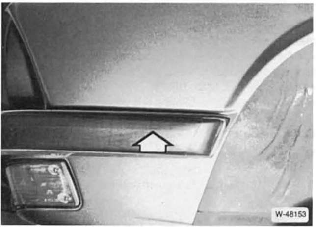 BMW5 Reparaturanleitung. Stoÿfänger vorn aus- und einbauen