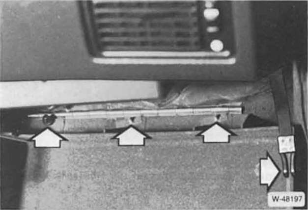 BMW5 Reparaturanleitung. Handschuhfach aus- und einbauen